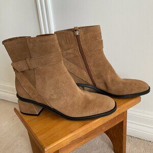 Dolce Vita Lorrie Suede Zippered Booties NWOB Size 7